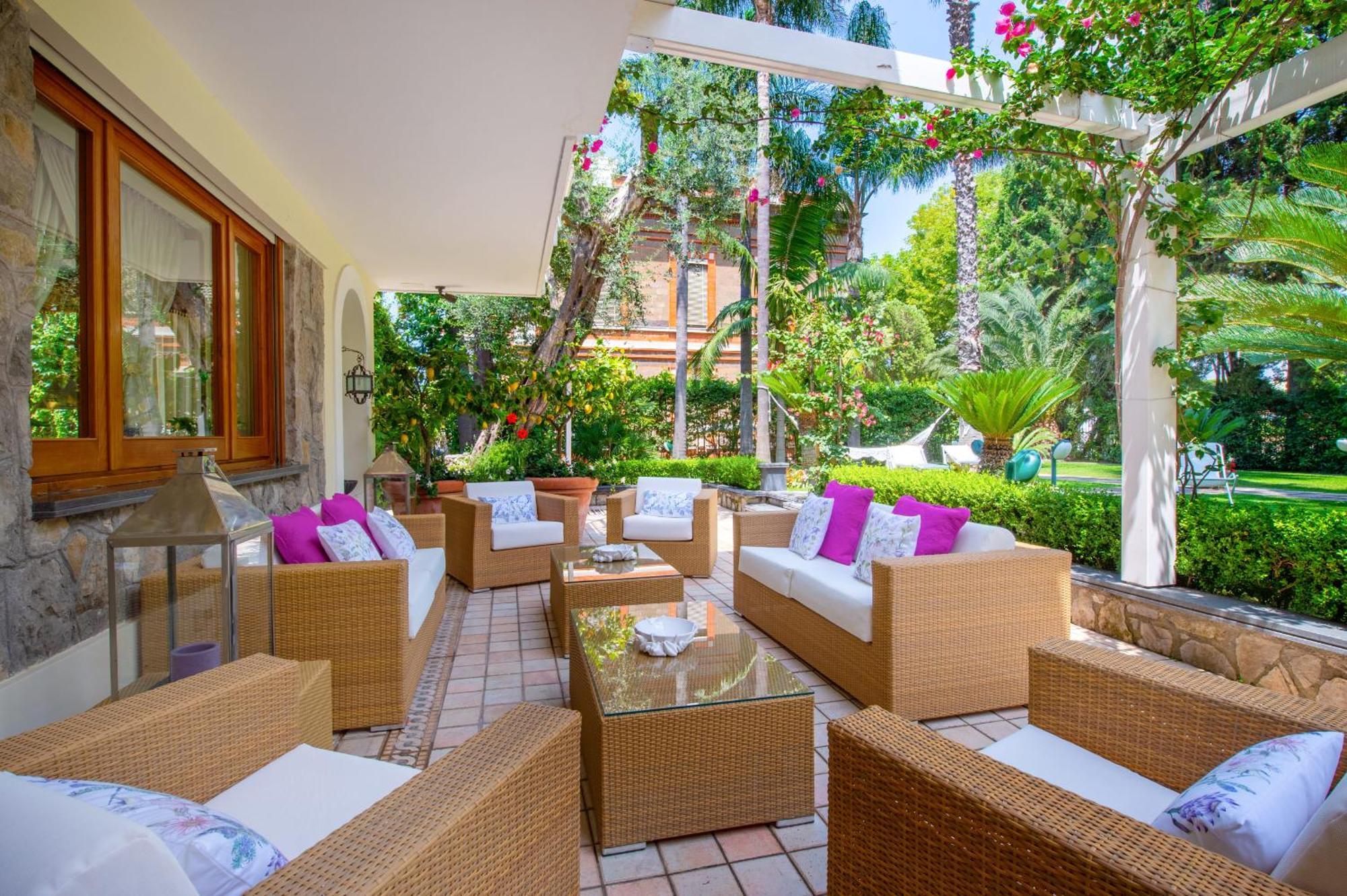 Sorrentovibes - Villa In Sorrento Center With Gardens And Outdoor Space Exterior photo