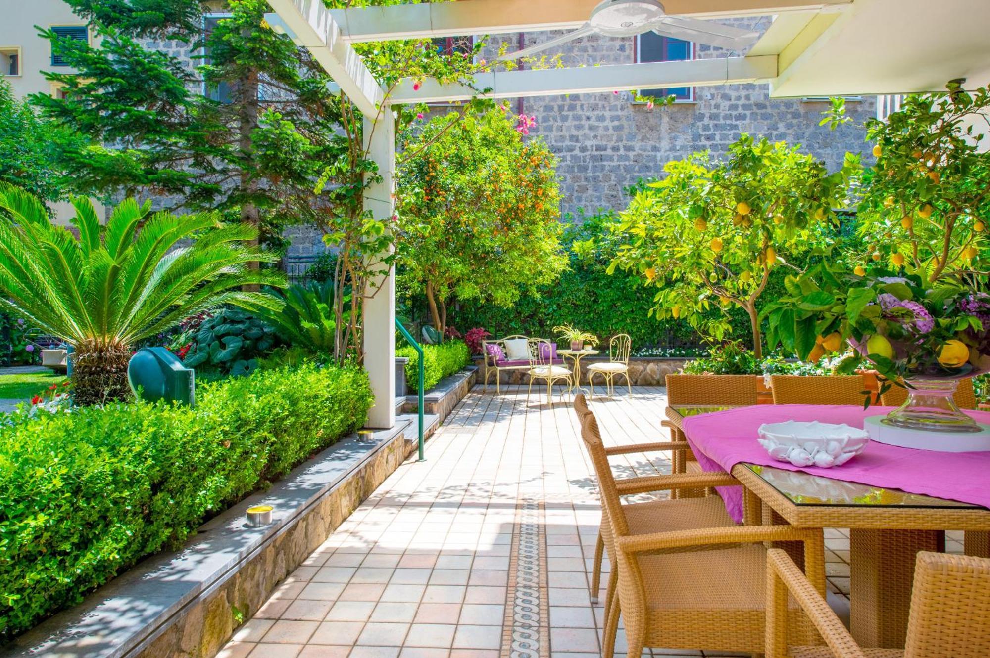 Sorrentovibes - Villa In Sorrento Center With Gardens And Outdoor Space Exterior photo